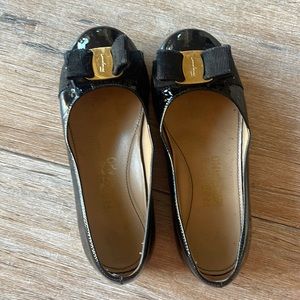 Kids girls ferragamo ballet flats size 27 (10.5) US